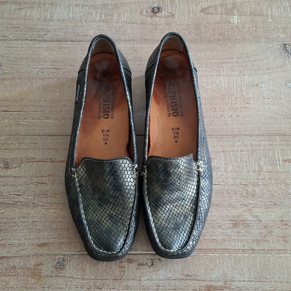 Mephisto Women's Chic Green Snakeskin Classic Driving Loafers (Size US 8)